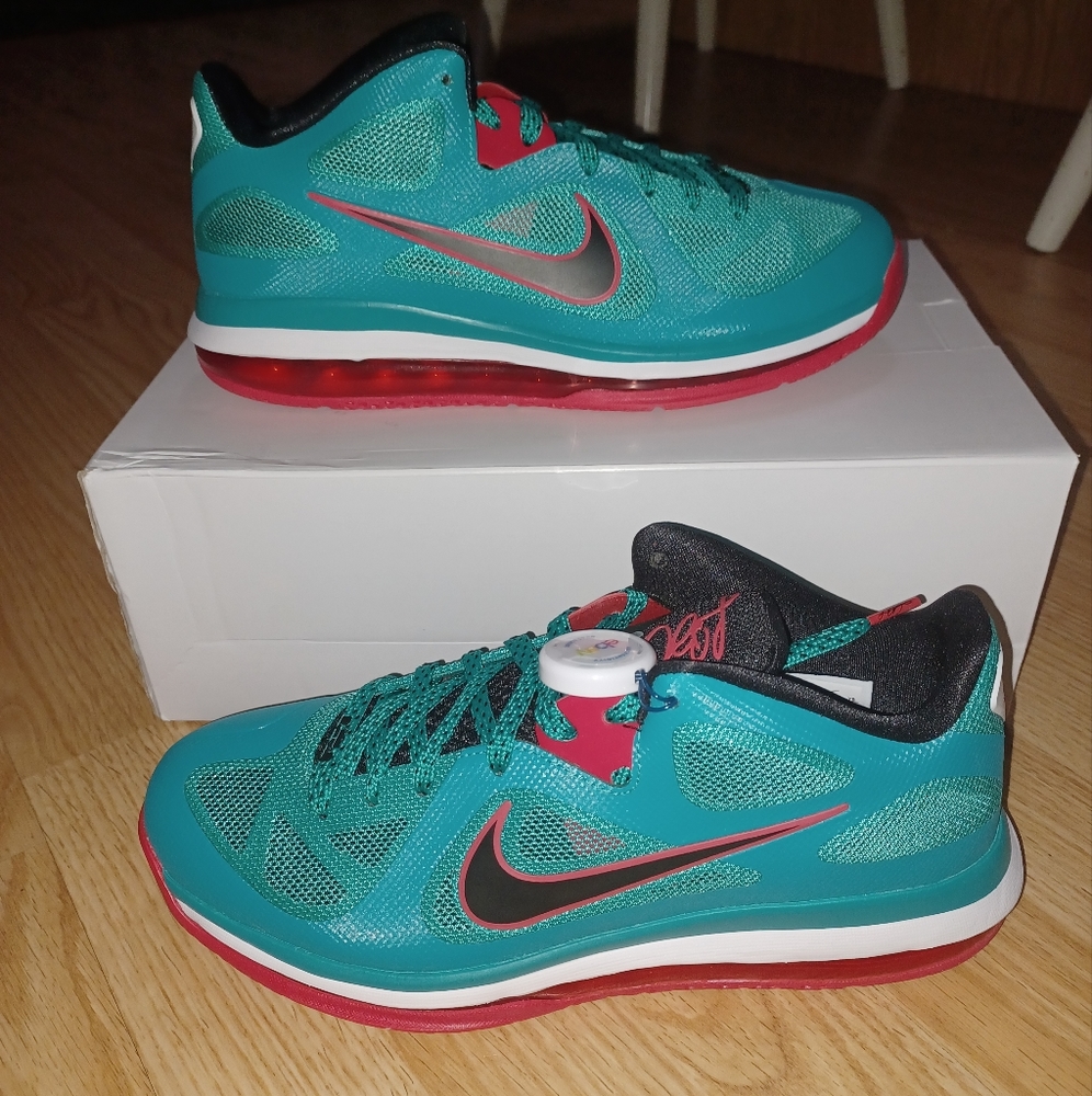 Nike Lebron IX Liverpool Reverse Lows Shoes NWT